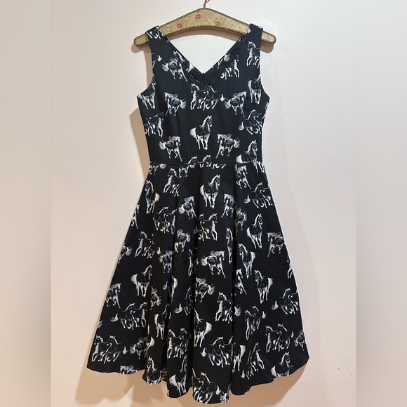 Eva Rose Dresses & Skirts - [RARE] Eva Rose Horse Print V-Neck Fit & Flare Dress - POCKETS! Small